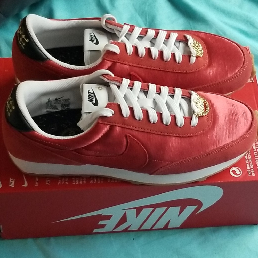 Womens Nike Daybreak shoes